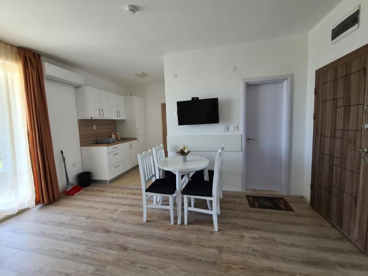 Mida Apartment Obzor Esterno foto